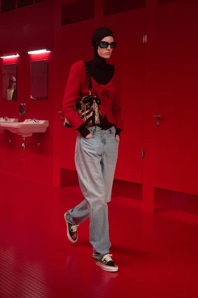 Look 18